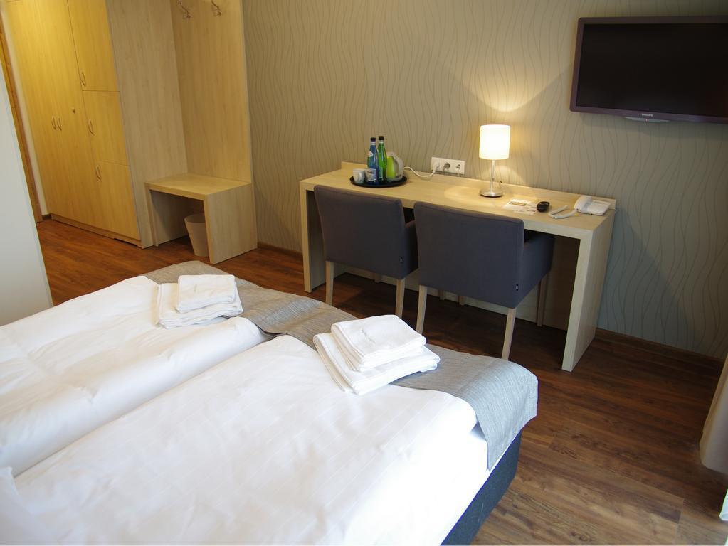 Hotel Uniejów Uniejow Quarto foto