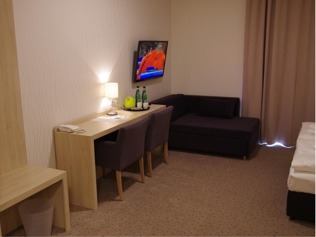 Hotel Uniejów Uniejow Quarto foto